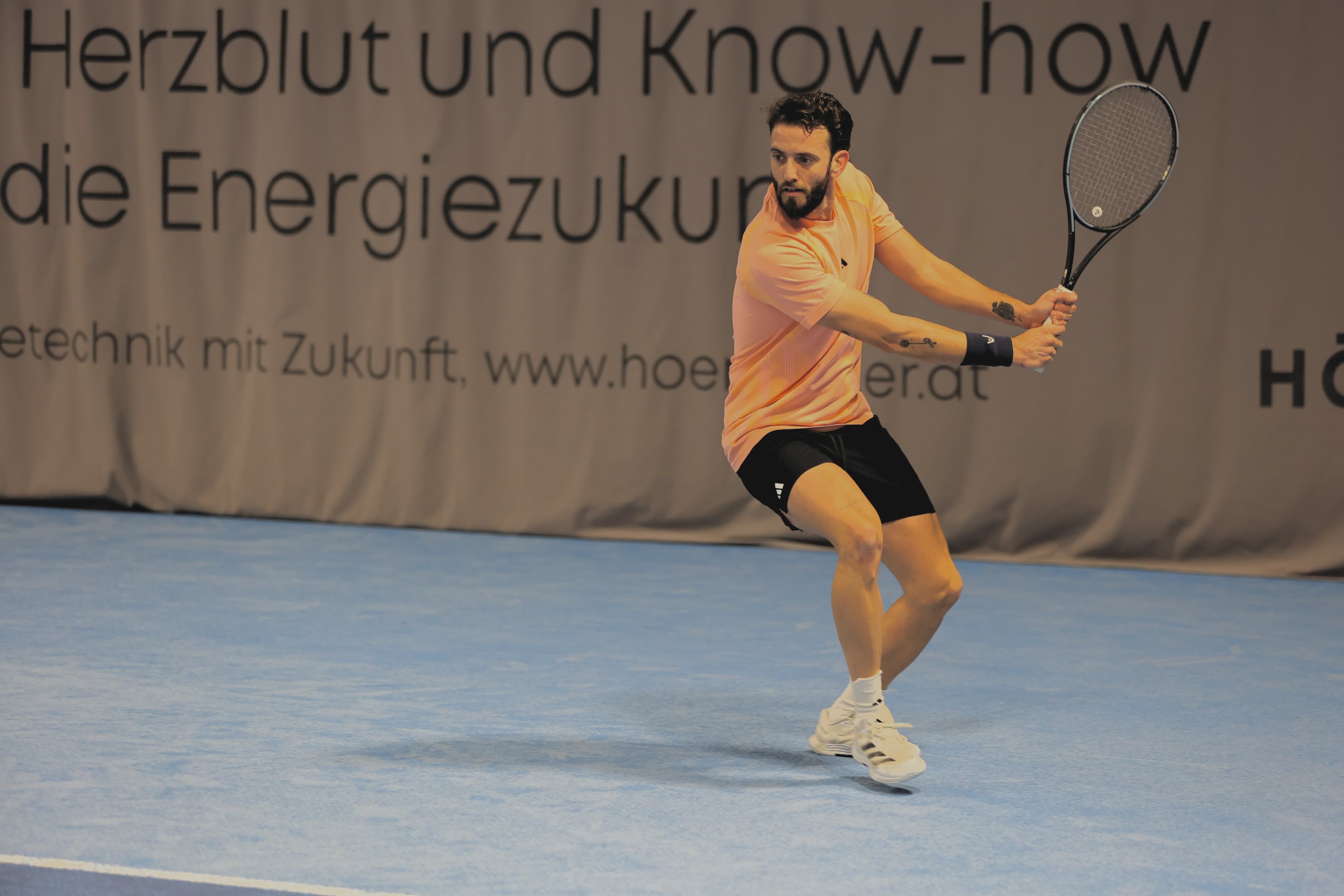 Tennistraining in Aktion